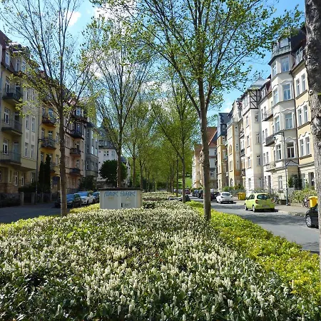 Quartier Lägenhet *